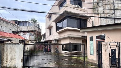 Gedung Ruko 3 Lantai di Saharjo Tebet, Akses Jalan 2 Mobil, Dekat Jalan Raya