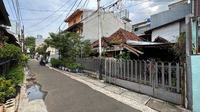 Jual Rumah Siap Huni di Bendungan Hilir, Jakarta Pusat, Luas 250 m2