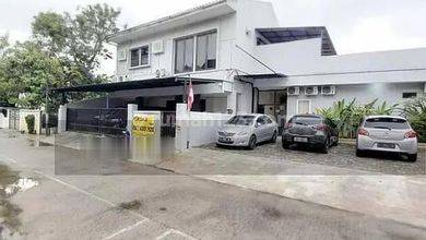 Rumah Minimalis di Kebayoran Baru, Jakarta Selatan, LT 698 m2