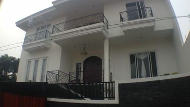 Rumah Bagus 2 lantai dalam Kompleks DPR JAKARTA BARAT