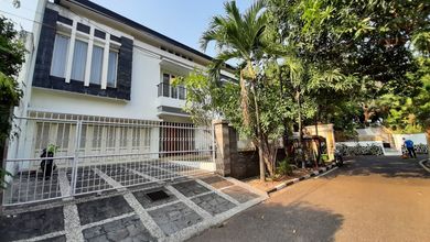 Rumah Bagus  Siap Huni Di Lingkungan Asri Dalam Kompleks Kalibata Indah