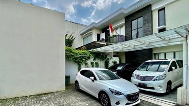 Rumah 2 Lantai Bagus Dalam Residence ditengah Kota daerah Mampang Jakarta Selatan