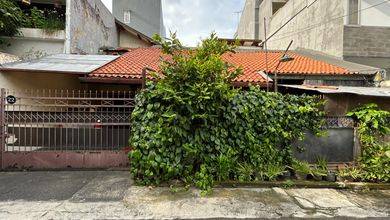Jual Rumah Siap Huni area Bendungan Hilir, Jakarta Pusat, LT 217 m2