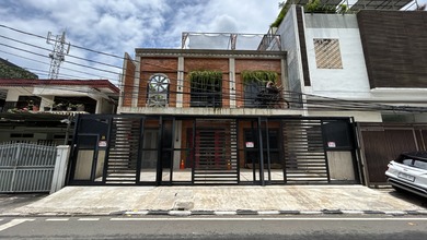 Rumah Bagus Setiabudi 3 Lantai Jalan Utama 2 Mobil Lebar