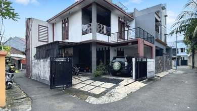 Rumah Tebet Siap Huni Posisi Hoek Dekat Stasiun LRT