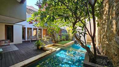 Rumah Mewah Kebayoran Baru Siap Huni Akses Jalan2 Mobil