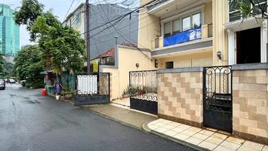 Rumah Setiabudi Bagus Siap Huni Jalan 2 Mobil