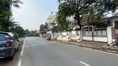 Dijual Cepat !! Rumah Lama Dalam Kompleks Gudang Peluru Akses Jalan Lebar