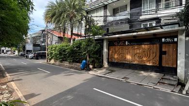 Rumah Mewah Di Jalan Raya Bendungan Hilir