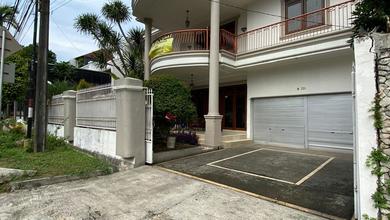 Rumah di Tebet-Gudang Peluru Akses Jalan 3 Mobil Lebar