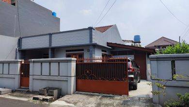 Jual Rumah Eksklusif LT 215 m2 di Duren Sawit, Jakarta Timur