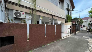 Rumah Lokasi Tenang, Dgn Layout Luas Dan Siap Huni