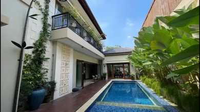Rumah Mewah Didalam Cluster Kemang. Lokasi Tenang