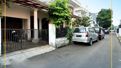 Rumah Lokasi Strategis Jalan 2 Mobil Di Tebet