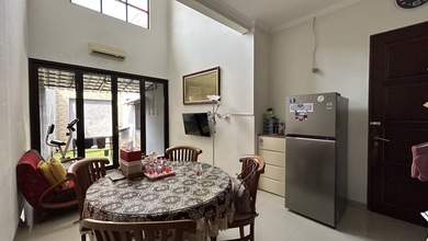 Rumah Bagus Siap Huni Lokasi Strategis Dengan Akses Jalan 2 Mobil