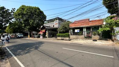 Rumah Lokasi Akses Jalan Utama Di Kawasan Pusat Kuliner Tebet