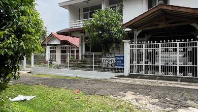 Rumah 2 Lantai Dalam Komplek Lokasi Strategis dan Nyaman Bebas Banjir