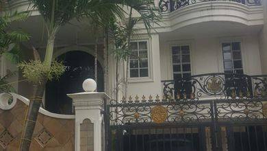 Jual Rumah Eksklusif LT 325 m2 di Mega Kuningan, Jakarta Selatan