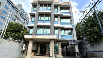 Gedung 4 Lantai Ex Kampus di Salemba | Parkir Luas | Lokasi Dekat Rs Carolus