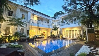 Rumah Mewah Nuansa Villa Full Furnished di Kemang Timur