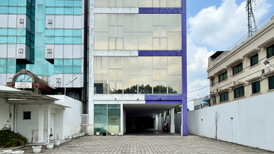 Gedung Bagus 4,5 Lantai Siap Pakai di Jatinegara Dekat Casablanca