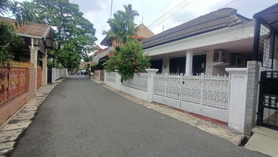 Disewakan Rumah Akses 2 Mobil Stategis