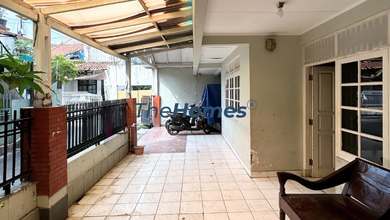 Rumah Eksklusif Semi Furnished Daerah Strategis Daerah Tebet