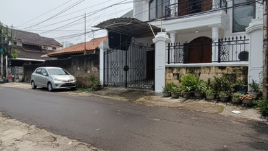 Dijual Rumah Cawang Kondisi Sedang Renovasi