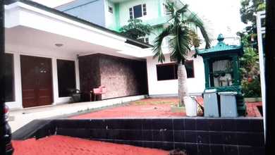 Rumah,sewa Jalan Raya Area Tebet Boleh Buat Kantor