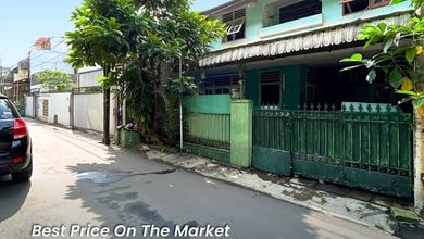 Dijual Rumah Hitung Tanah 2 Mobil