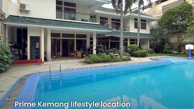 Rumah Bagus Strategis di Kemang Jakarta Selatan SHM