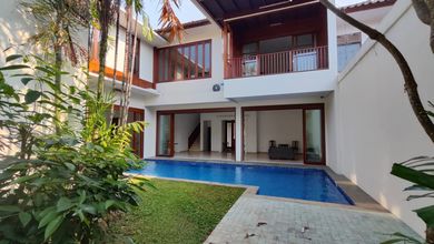 Rumah Bagus Bintaro Tangerang Selatan SHM