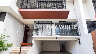 Nego Rumah Baru Semi-Furnished Kemang Jakarta Selatan SHM 