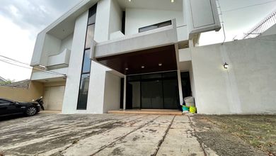 Rumah Bagus Semi-furnished Bangka Jakarta Selatan SHM 