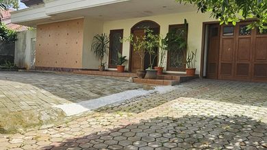 Rumah Siap Huni Area Elite Kemang Jakarta Selatan 