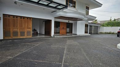 Nego Rumah Siap Huni Luas Strategis di Area Elite Kemang Jakarta