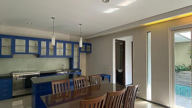 Rumah Bagus 2 Lantai 5 Kamar Tidur di Kebayoran Baru Jakarta