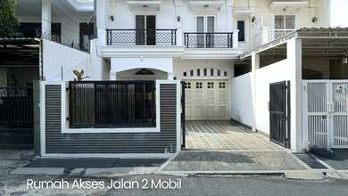Rumah, 2 Lantai, SHM, di Pejaten,