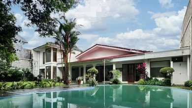 Rumah, 2 Lantai, SHM, di Kemang,