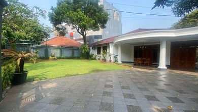 Rumah Eksklusif Furnished Lokasi Strategis di Ampera