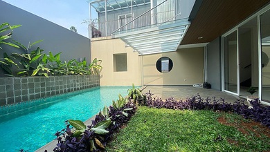 Rumah Bagus 2 Lantai 4 Kamar Tidur di Kebayoran Baru Jakarta