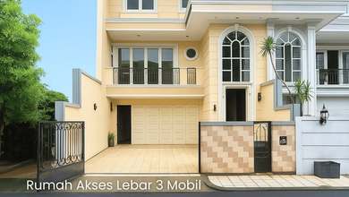 Rumah 4 Lantai SHM di Setiabudi