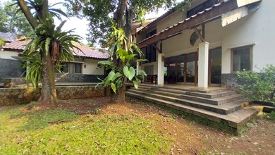 Rumah Shm Nyaman Adem Halaman Luas Strategis Duren Tiga Jakarta 