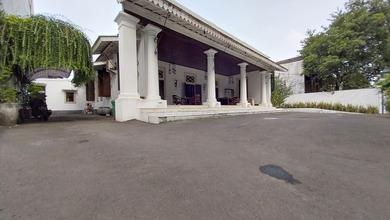 Ruang Usaha 2 Lantai Sangat Luas Strategis Di Kemang Jakarta Selatan