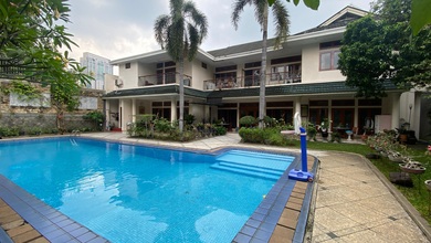 Rumah Bagus Semi-Furnished Strategis Di Kemang Jakarta Selatan