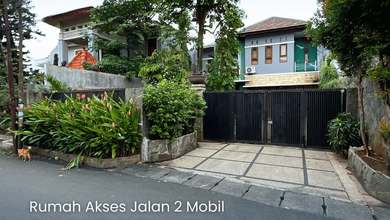 Rumah, 2 Lantai, SHM, di Pancoran,