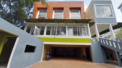 Rumah Bagus SHM di Pondok Indah