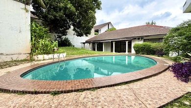 Rumah 1071 M2 SHM di Kemang Jakarta Selatan