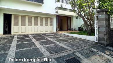 Rumah, 2 Lantai, SHM, di Kalibata,