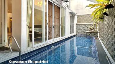 Rumah, 2 Lantai, SHM, di Menteng,
